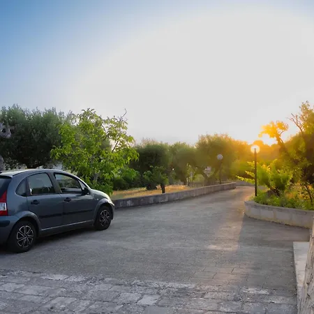 Trulli Al Chiaro Di Luna Semesterbostad