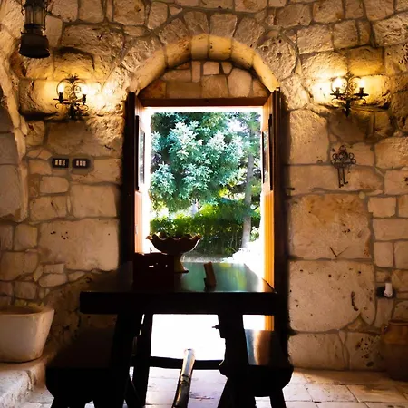 Trulli Al Chiaro Di Luna