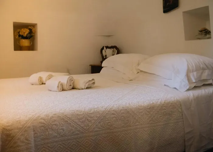 Trulli Al Chiaro Di Luna